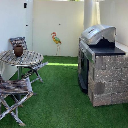 Cozy 1-Bedroom Apartment Minutes Away Drive To Mangel Halto Beach Savaneta エクステリア 写真